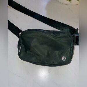 lululemon Rainforest Green Everywhere Belt Bag